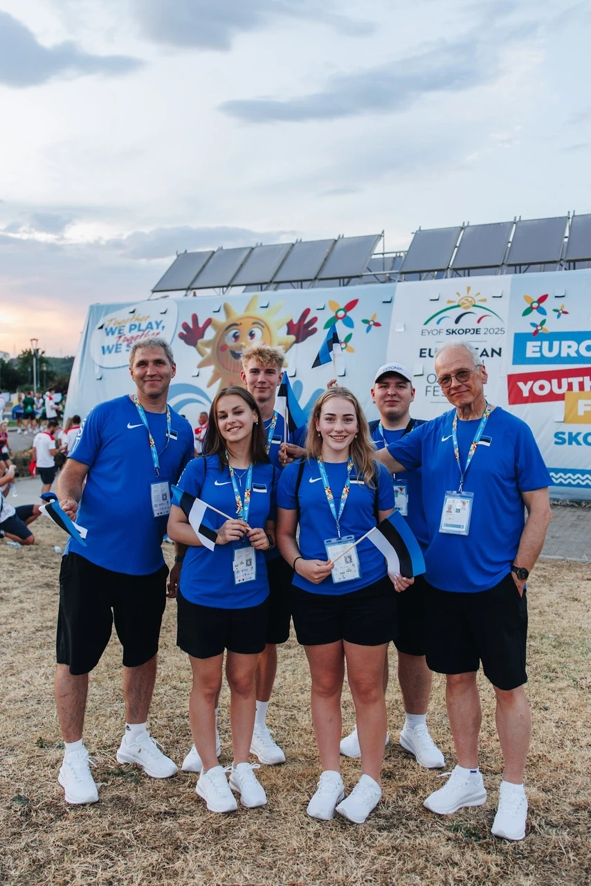 Eesti laskesportlased koos treeneritega (Brit Maria Tael/Eesti Olümpiakomitee)