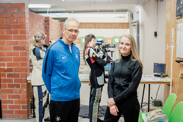 Elva Laskespordiklubi vanemtreener Karl Kontor ja treener Marianne Tavits.