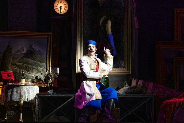 Dániel Foki (Graf Danilo) © Foto: Marlies Kross, Staatstheater Cottbus