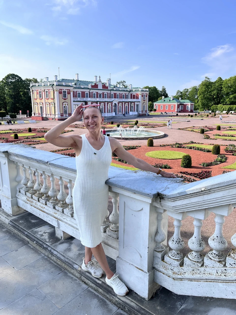 Enjoying a sunny day at the terrace of Kadriorg Palace — one of Tallinn’s most iconic and elegant landmarks.