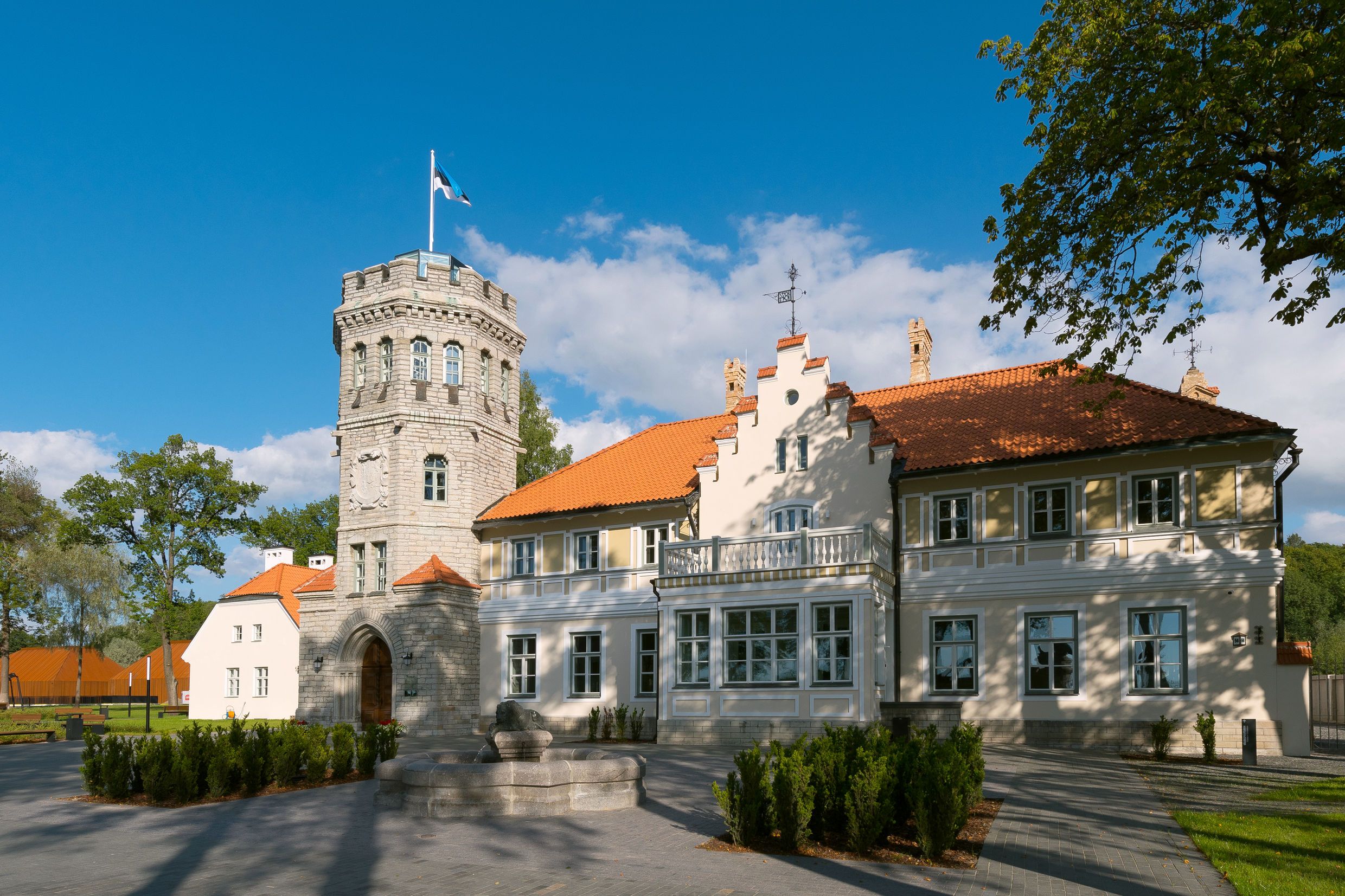 Maarjamäe lossi lugu — Eesti Ajaloomuuseum
