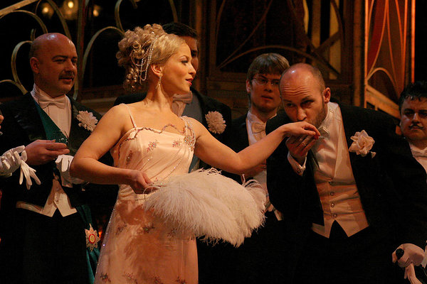 Adele - J. Strauss Nahkhiir. Teater Vanemuine. Lavastaja Mare Tomingas