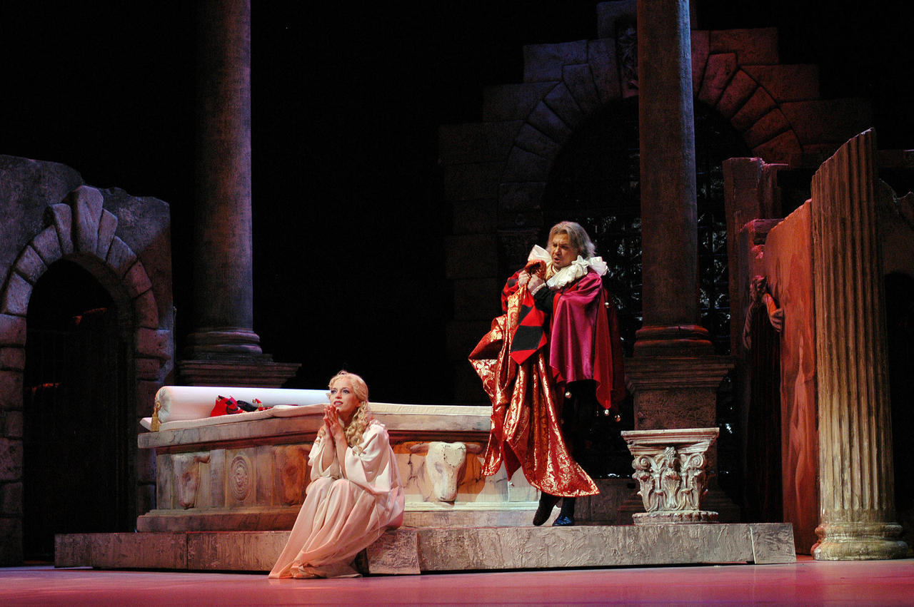 Gilda - Angelika Mikk, Rigoletto - Rauno Elp, Rahvusooper Estonia. Lavastaja Neeme Kuningas. Foto: Harri Rospu