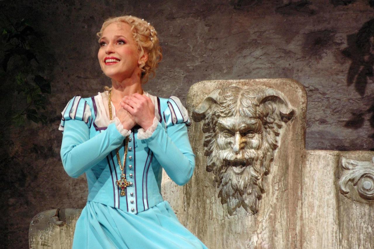 Gilda - G. Verdi Rigoletto Rahvusooper Estonia. Lavastaja Neeme Kuningas. Foto: Harri Rospu