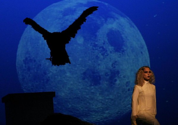 Öökuninganna - W. A. Mozart Võluflööt. Teater Vanemuine. Lavastaja Arila Siegert.