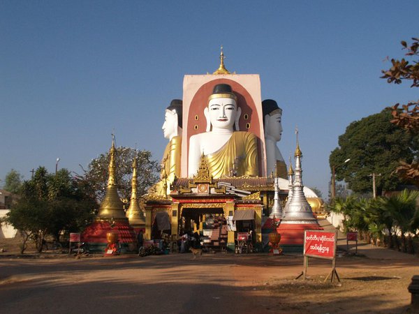 Kyaikpun Buddhas