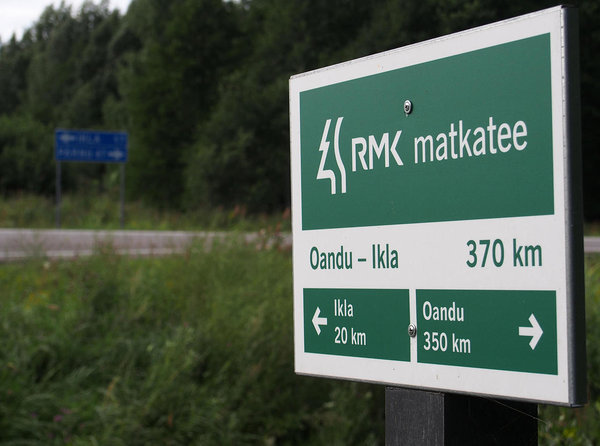 taamal näitab silt Iklasse 17 km