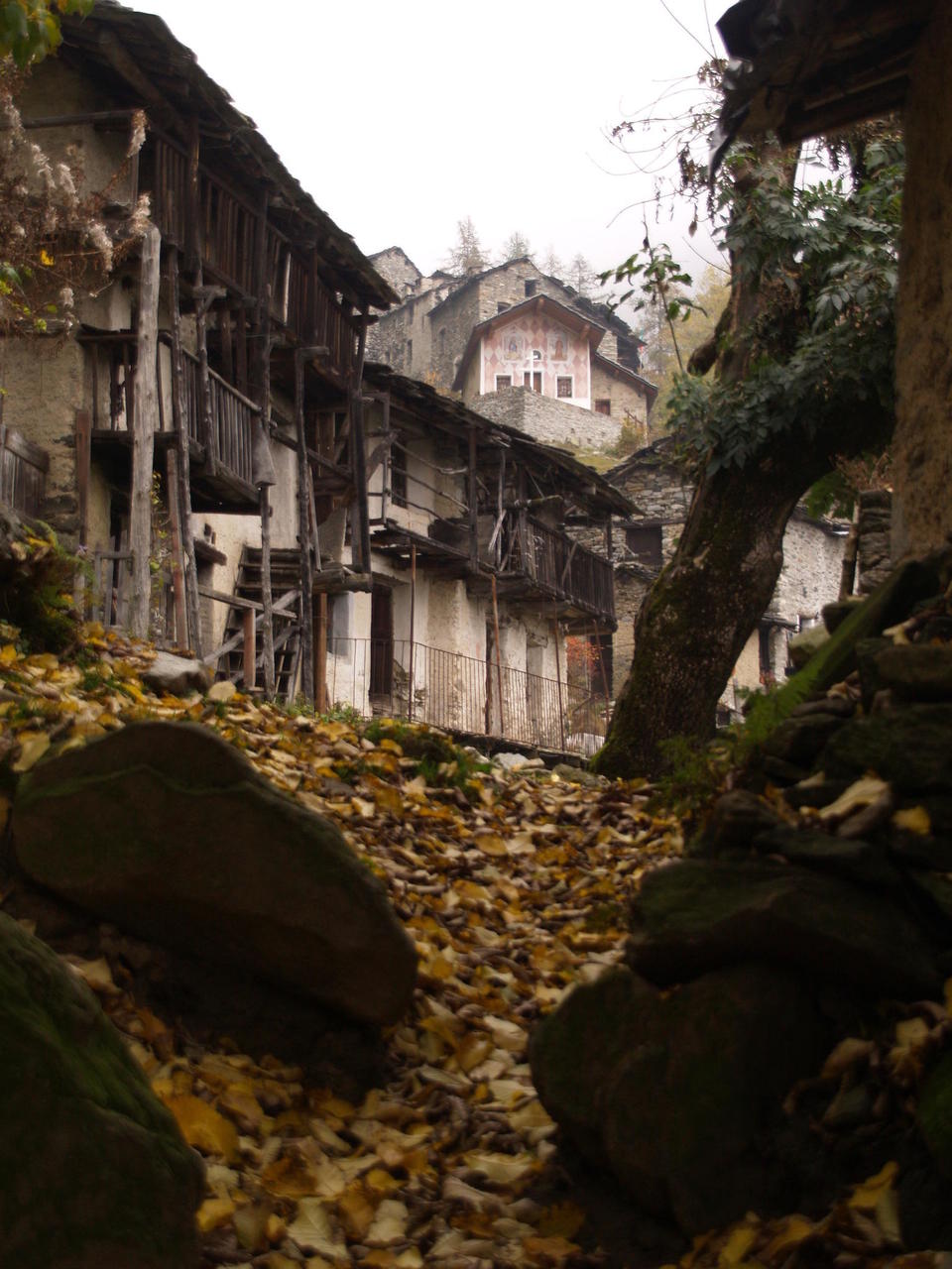 abandoned village of Fontana, Italy