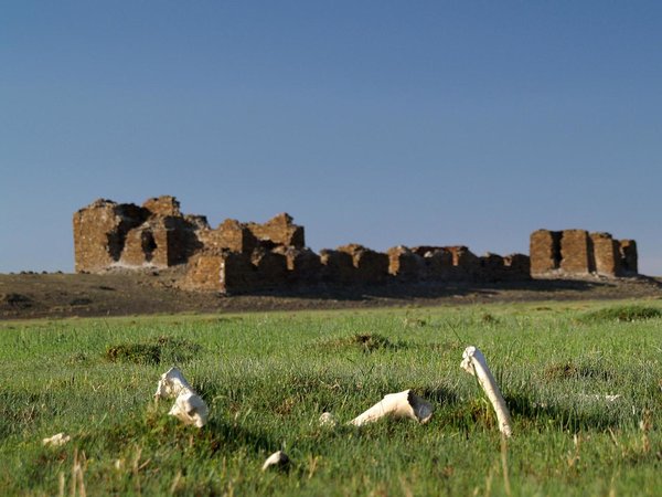Süm Khökh Burd, ruins of a temple