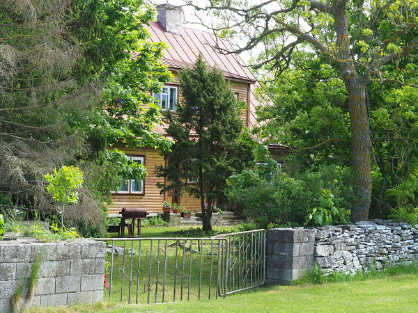 doctor&#x27;s house