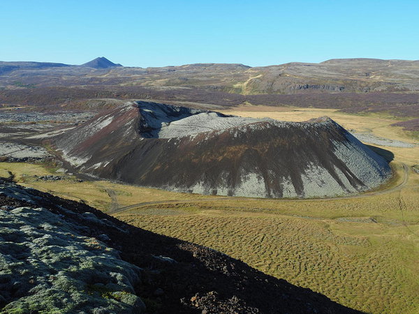 view from Stóra Grábrók to Litla Grábrók