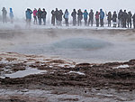 inimesed Geysri purskamist ootamas, Island