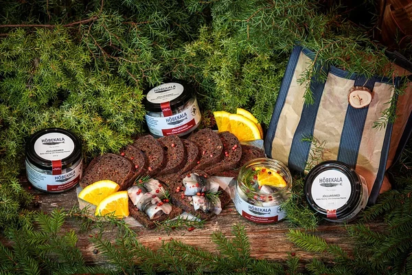 Hõbekala 4 purki kinkekotis