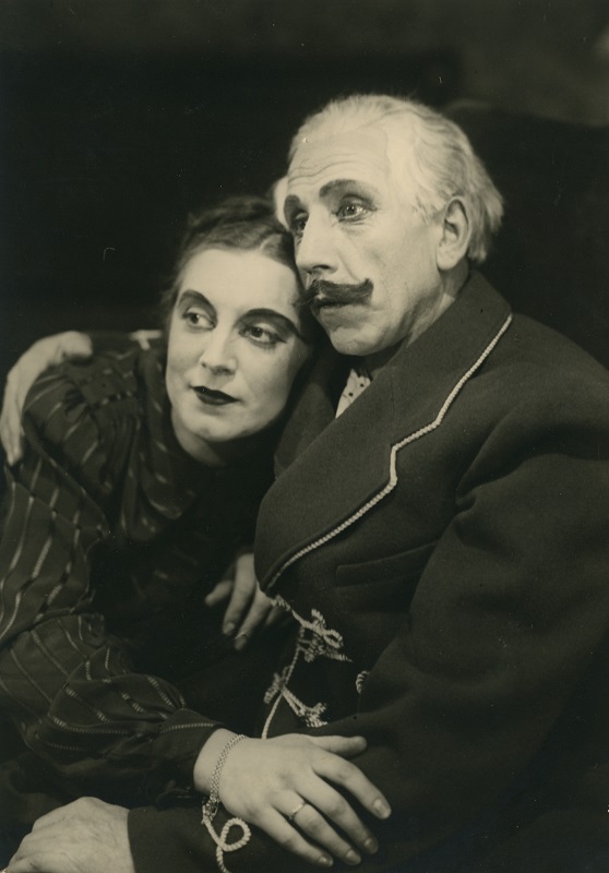 „Mülkasoo“, 1938. Marina Mikk-Murakin ja Manivalde Mitt.