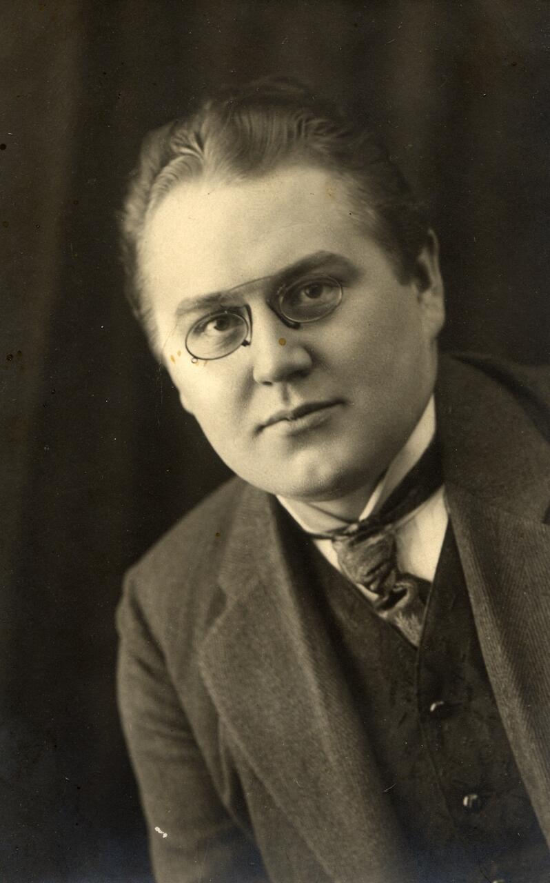 Aleksander Teetsov, Endla näitejuht ja näitleja 1911-14, 1922-23, 1925-26 ja 1927-32.