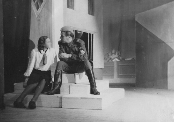 Stseen lavastusest „Kohtumine hämaras“ 1945