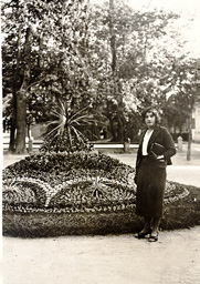 A lady in Kadriorg. Early 1930s. Photo: AME