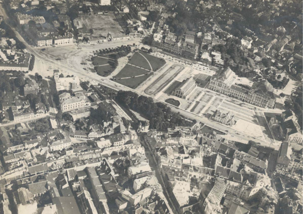 Aerofoto vanalinna poolt Vene turule,Uuele turule, Estonia teatrile ja Draamateatrile. Foto 1924.TKVA arhiivist.