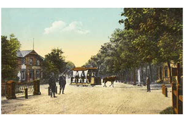 Конка, передвигавшаяся между Кадриоргом и центром города. Конец XIX века. Почтовая открытка: Парк Кадриорг