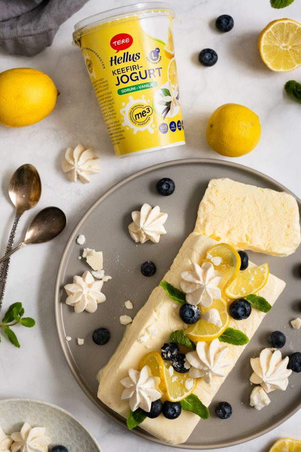 Sidruni-vanilje semifreddo beseega