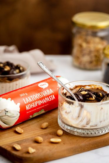 Valgurikas Snickersi kohupiimakauss