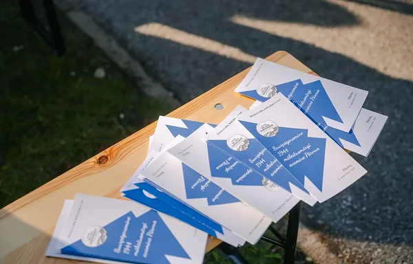 •	Voldikud. Kujundus Evelin Täht