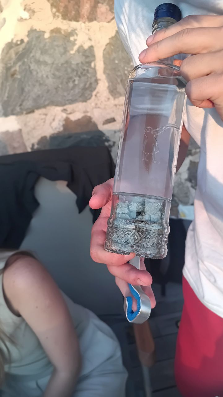 Traditsiooniline mäemeeste kingitus geoloogist peakorraldajale (Foto: Aivo Averin)