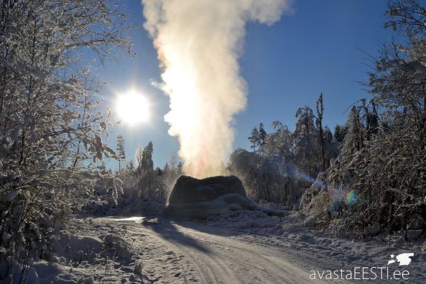 Foto 6. Ida-Virumaal tekivad kaevanduste ventilatsioonišahtide kohale “nõiaahjud” ja “jäävulkaanid” (foto: Marko Kaldur).