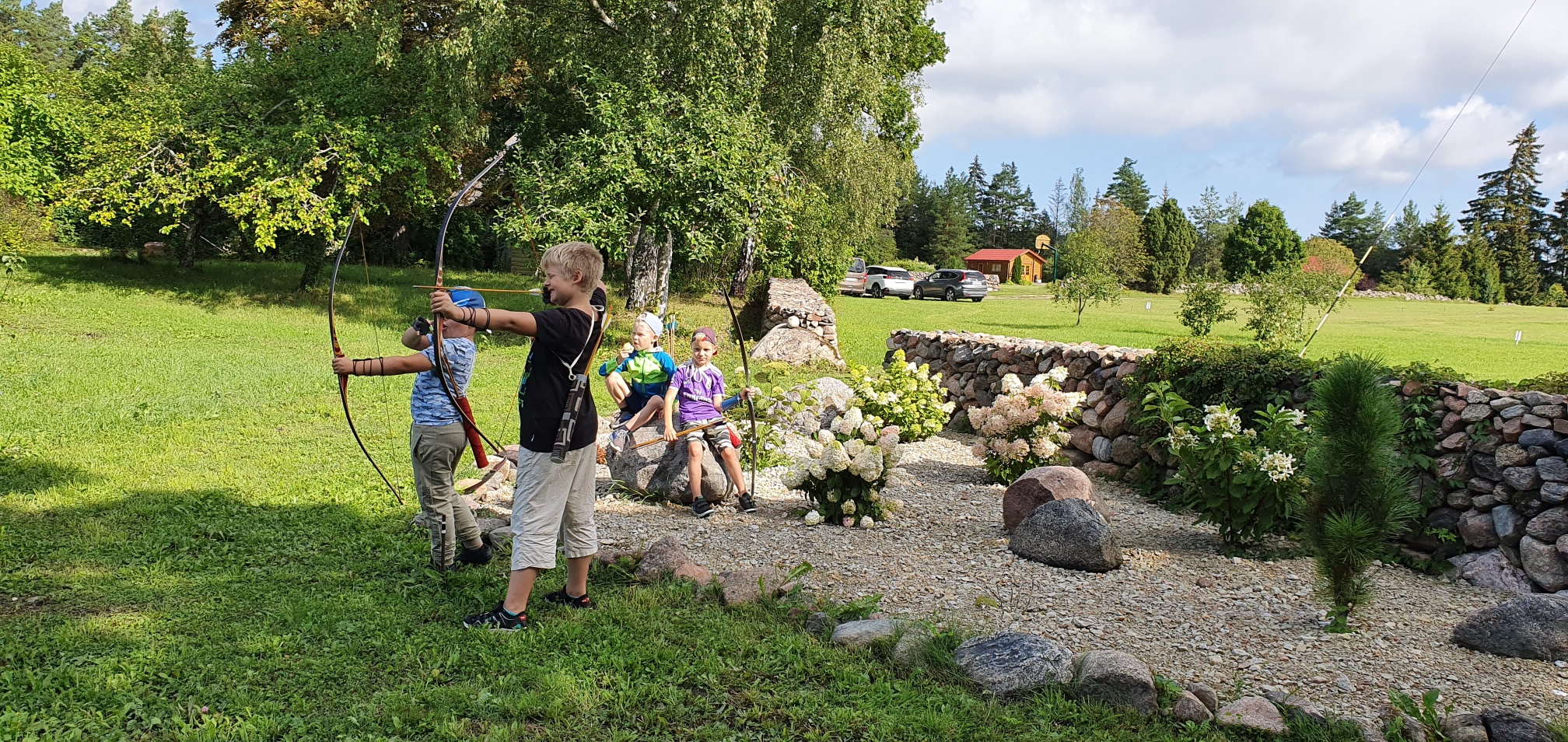 Lastelaager – Hiievalja