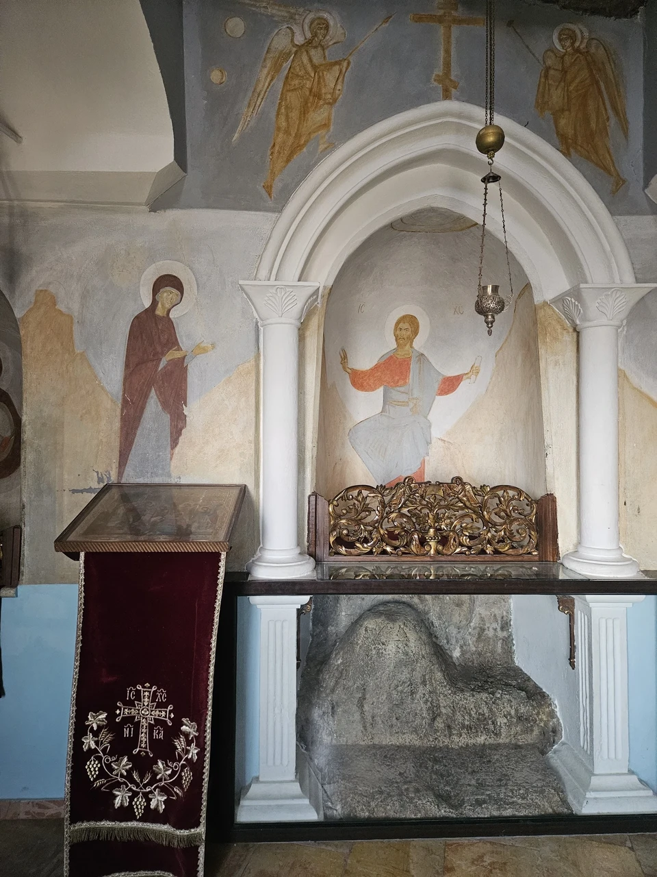 Kivi, millel Jeesus olevat kiusamise ajal istunud. Allikas: Erakogu.