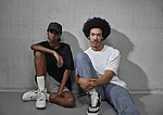 E220 OVERSIZED oversized unisex t-särk