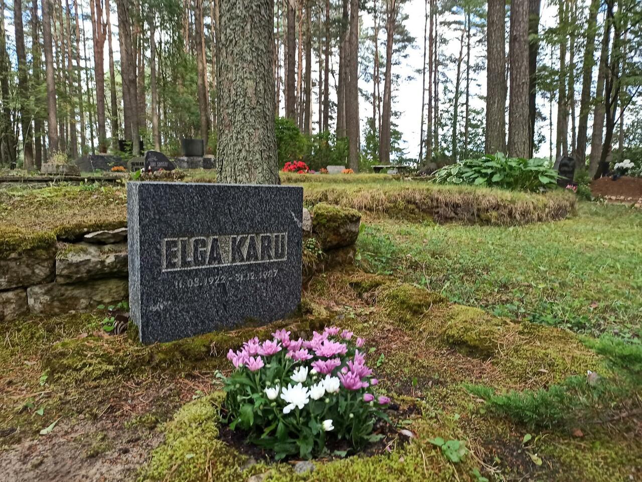 Grave of Elga Karu (1922-1987) at Pärname cemetry, Tallinn/Estonia.