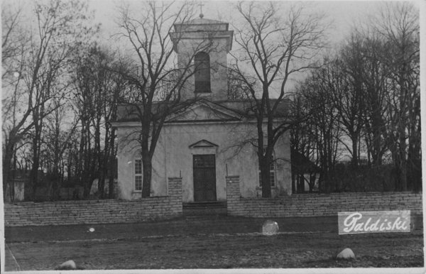 Kiriku välisvaade 1930. aastal, J. Weidenstrauchi foto Allar Viiviku kogust 