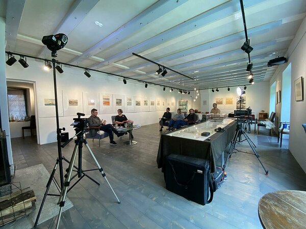 Esna Galerii vestlus &quot;Kirjutamine kui piirilkõnd&quot; filmimine. Foto: Kaspar Pokk