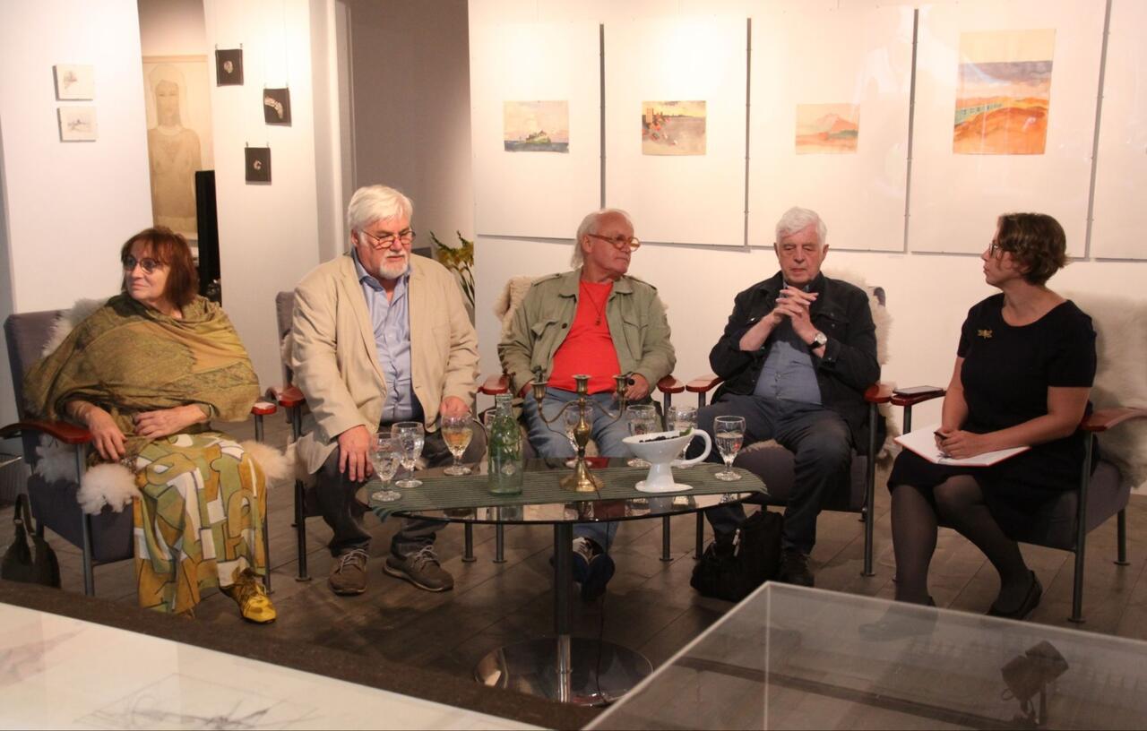 Kristin-Mari Looveer, Ike Volkov, Vilen Künnapu, Veljo Kaasik ja Aija Sakova. Foto: Urmas Glase, Järva Teataja