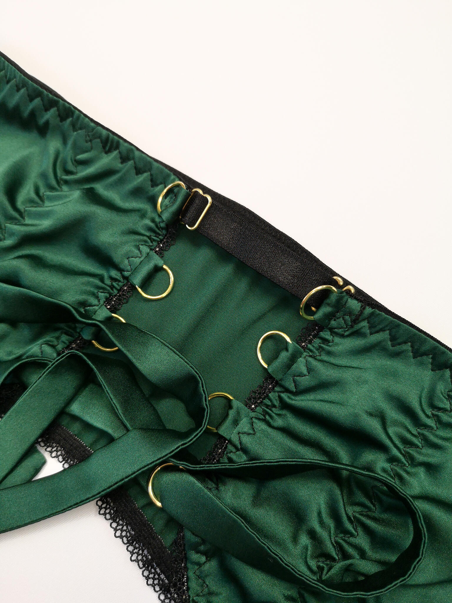 Astrild Silk Suspender Belt – HELEN VALK