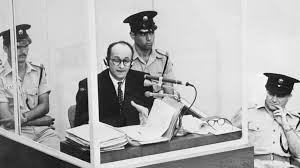 Adolf Eichmann oma kohtuprotsessil Jeruusalemmas