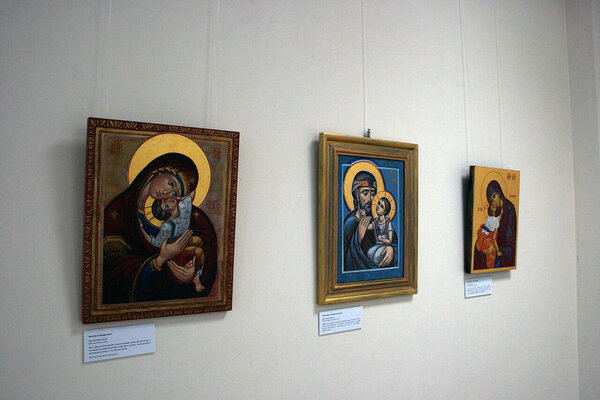 Ņinas Skangales Začestes  - Dievmātes un Svētā Jāzepa ikonas, Karīnas Tambovskas  - Dievmātes ikona