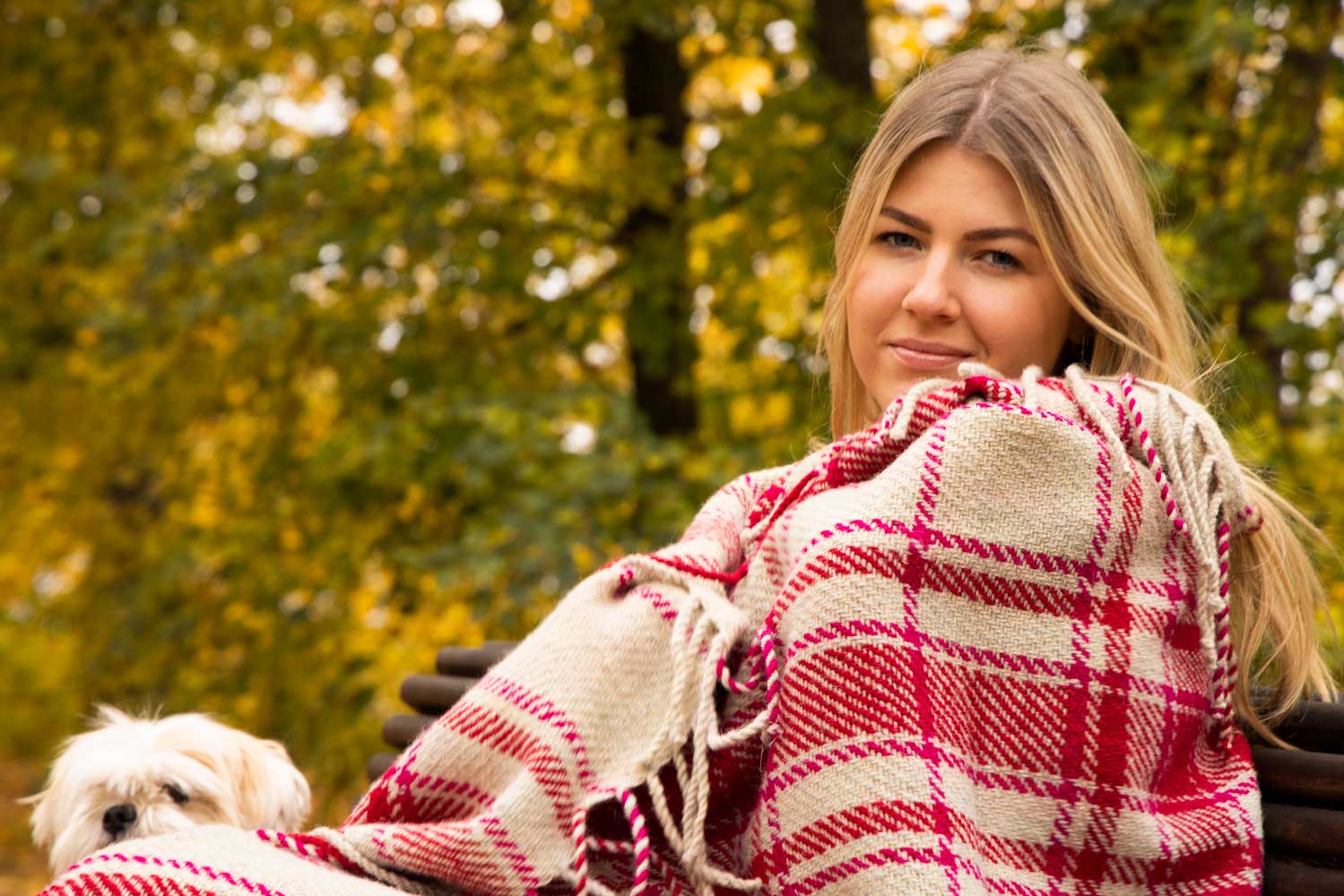 Terra Mama kangastelgedel kootud suur pleed "Lääne Kuninganna Õde"