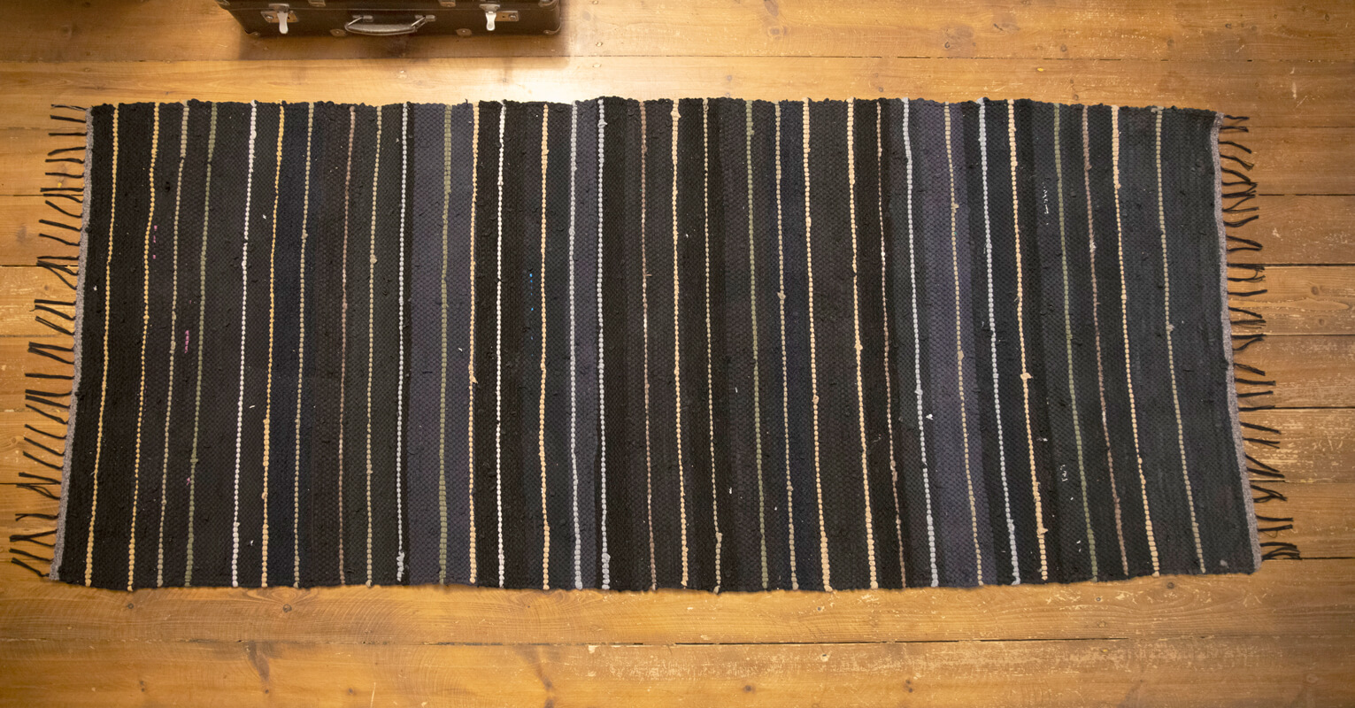 Terra Mama kangastelgedel kootud kaltsuvaip "Tellitult Tagasihoidlik"