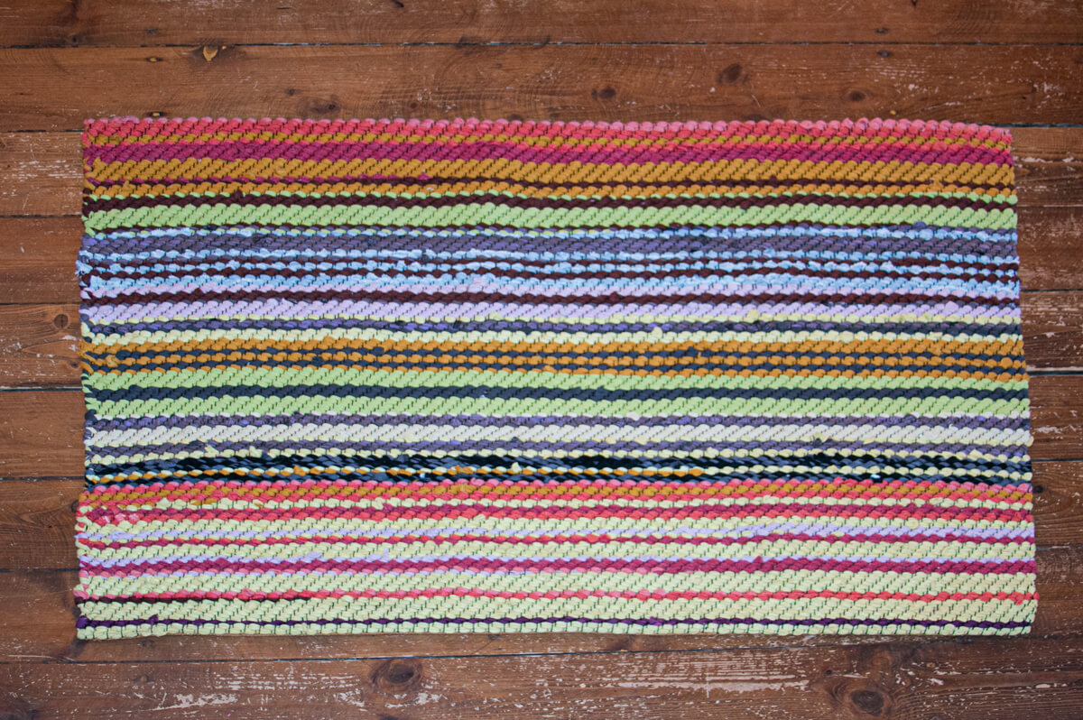 Terra Mama kangastelgedel kootud kaltsuvaip "Peace!3x"