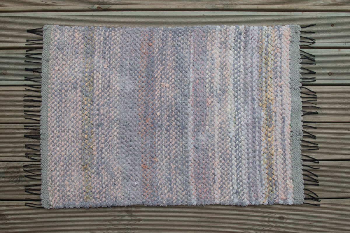 Terra Mama kangastelgedel kootud kaltsuvaip  "Leebe tuul"