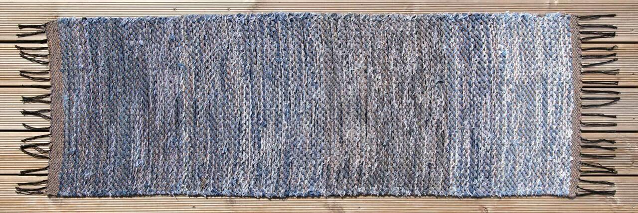 Terra Mama kangastelgedel kootud kaltsuvaip teksaribadest