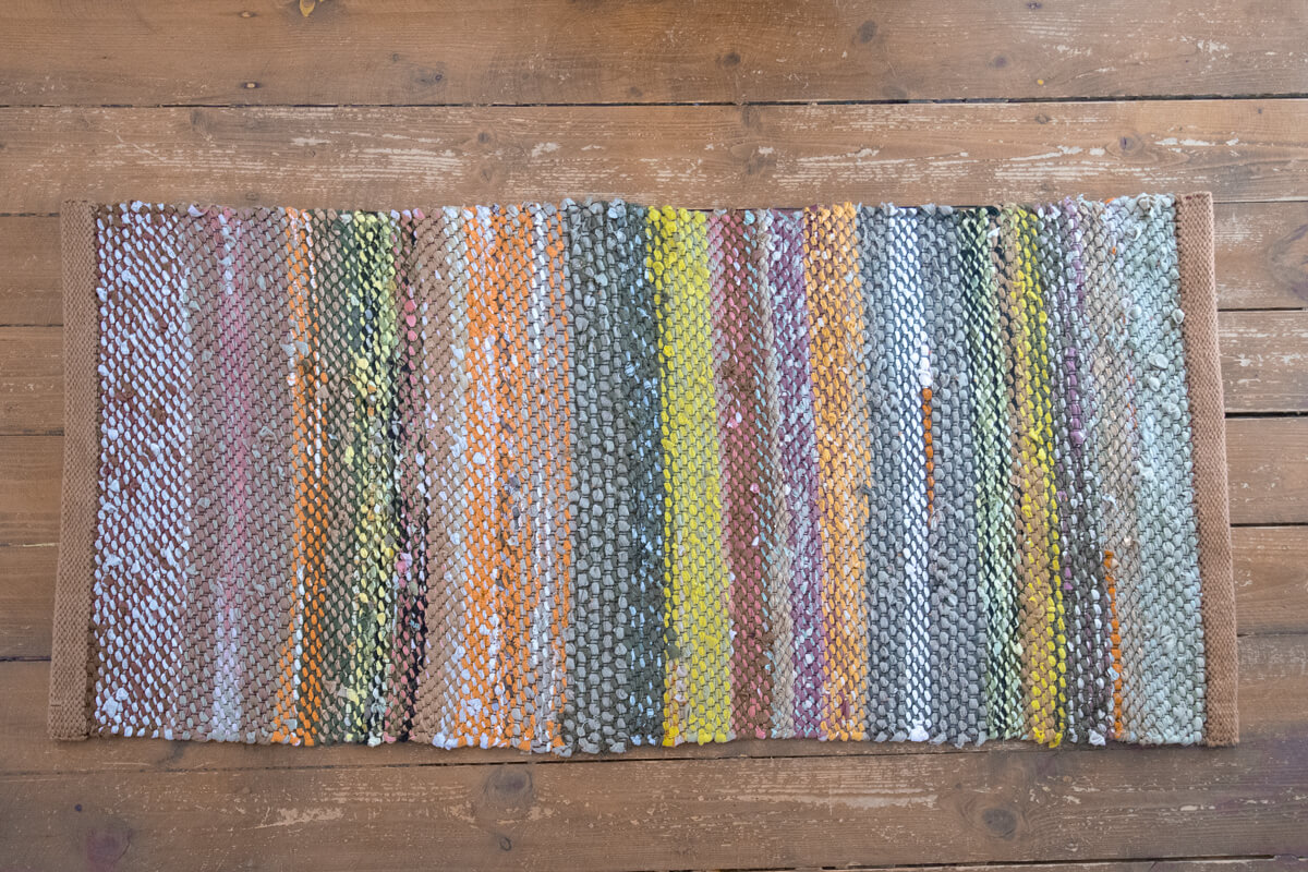 Terra Mama kangastelgedel kootud kaltsuvaip  "Sidrunid Sienast, mandariinid Modenast"