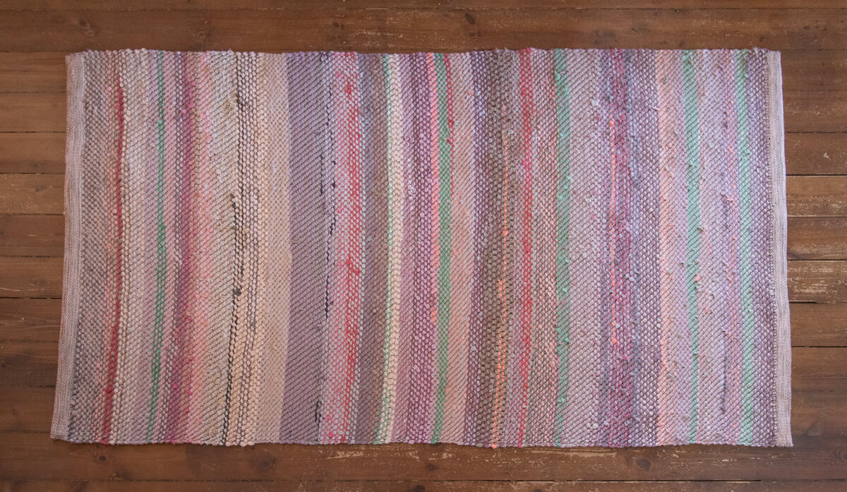 Terra Mama kangastelgedel kootud kaltsuvaip  "Tahaks juba maale"