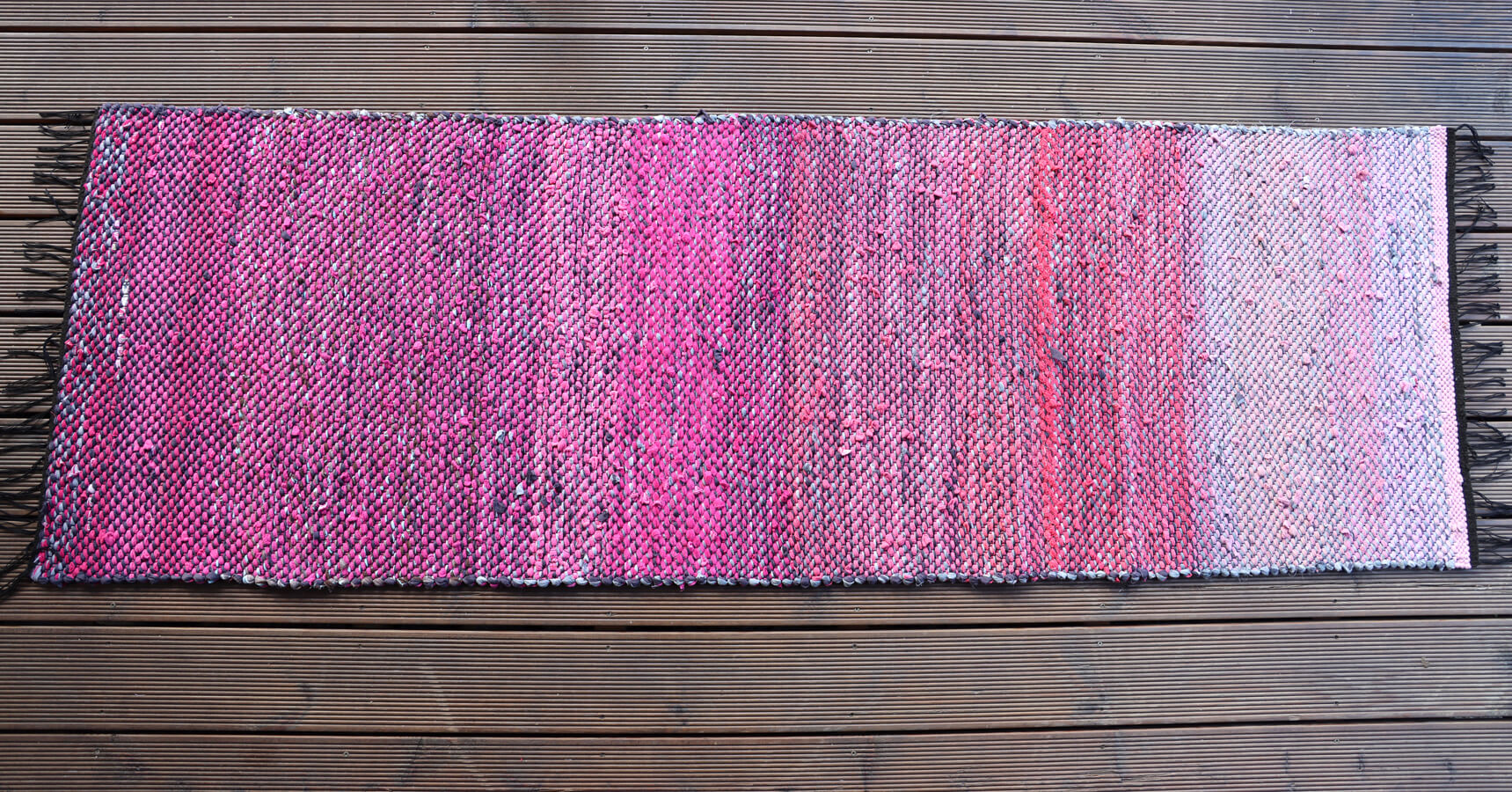 Terra Mama kangastelgedel kootud kaltsuvaip "Suussulav Roosa"