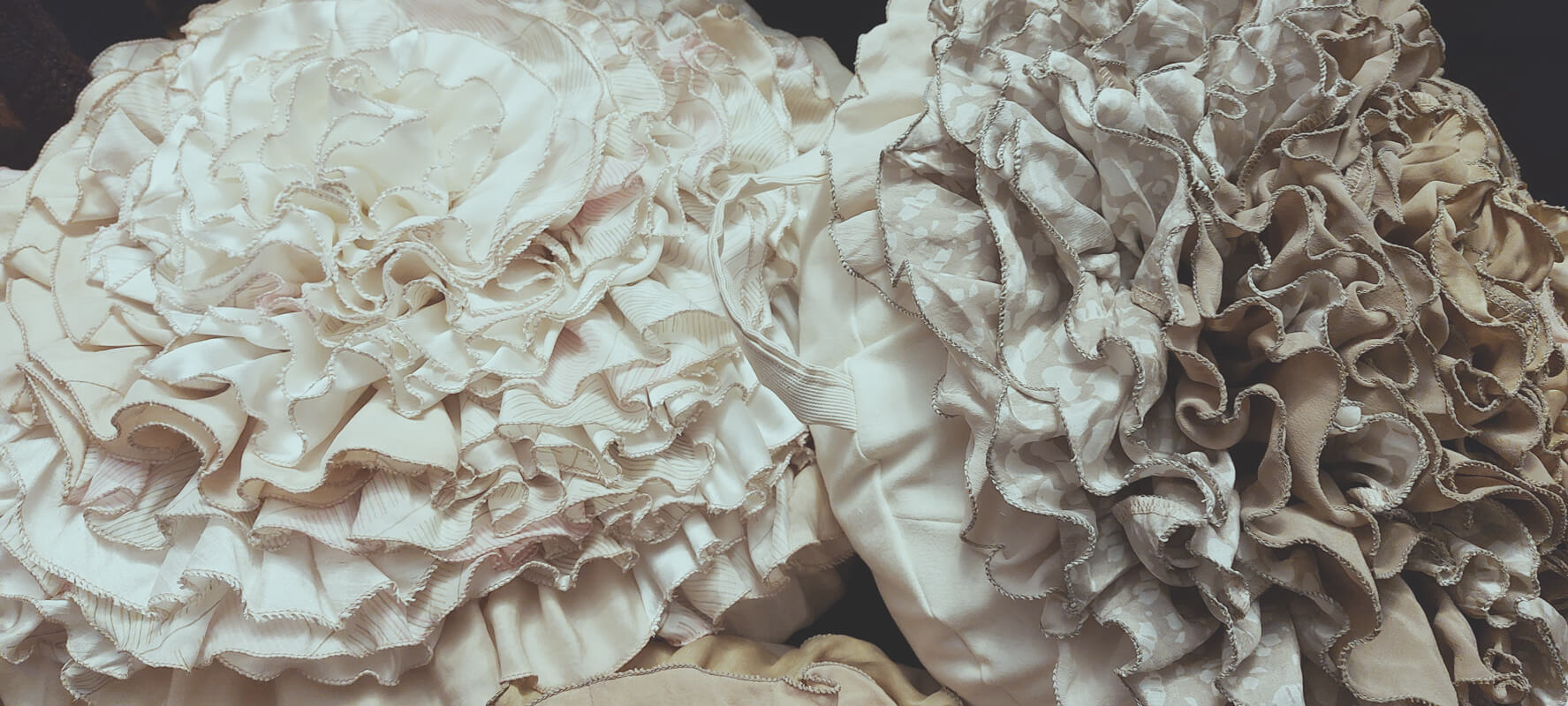 Terra Mama ümmargused volangidega dekoratiivpadjad