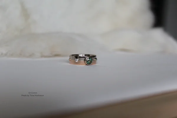 Punane ja valge kuld 585*, briljandid ja moissaniit.