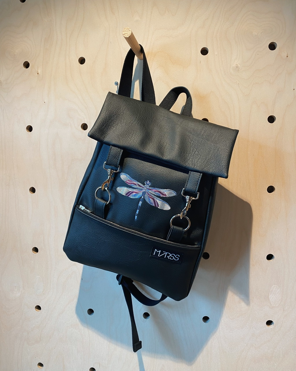 Ready to ship backpacks English