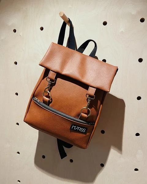 Konjakipruun, M suurus, messing kinnitused